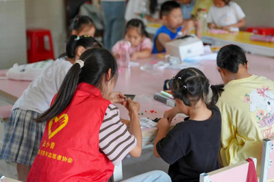 关爱留守儿童，温暖孤独心灵——同心振乡实践队赴荆州市公安县油江社区开展义务辅导活动