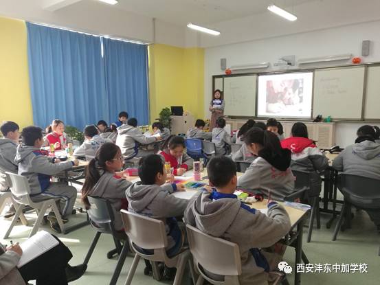 新加坡奥思乐教育集团来校交流授课 一次关于团队、合作与尊重的生动课堂